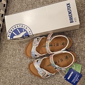 New in Box, Girls Birkenstocks, Rio Kids in flashy hologram silver color, sz 2